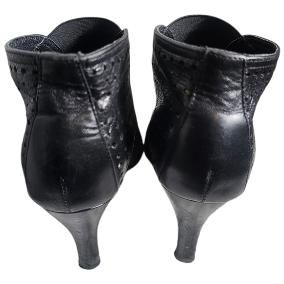 BCBG MAXAZRIA Ankle Booties Black Leather/Lace Mesh Back Italy 37 US 7B - Picture 3 of 10